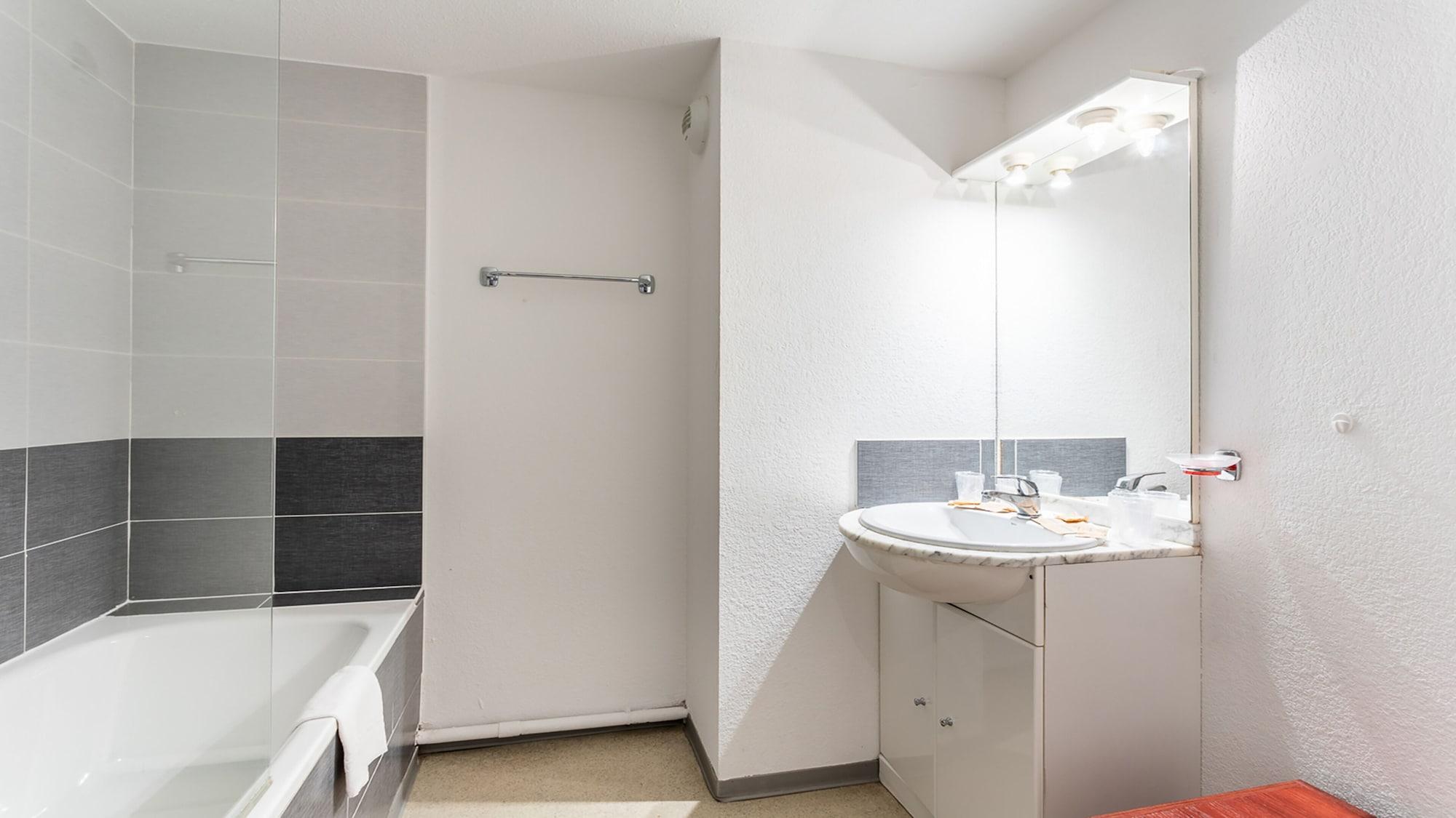 Vacanceole - Residence Le Saint Clair Агде Екстериор снимка