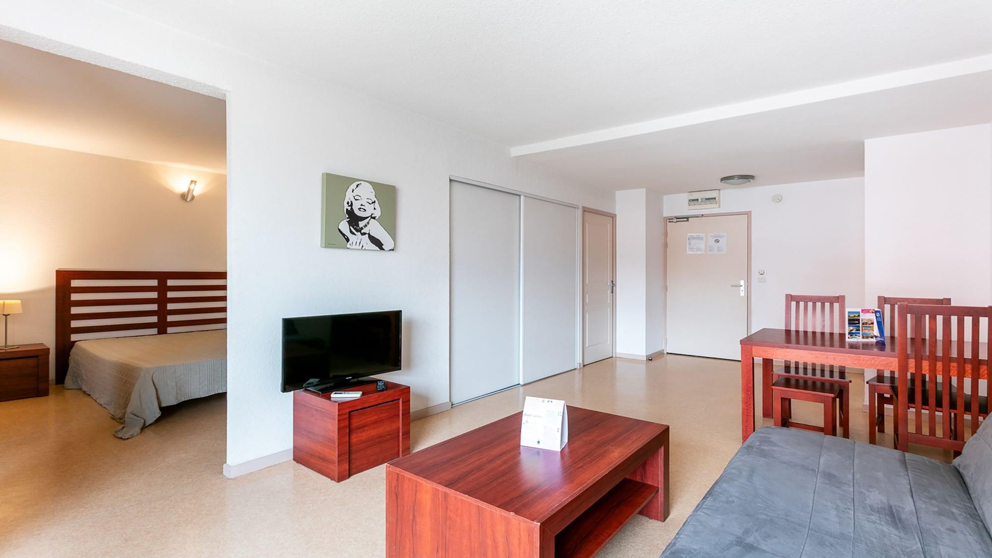 Vacanceole - Residence Le Saint Clair Агде Екстериор снимка